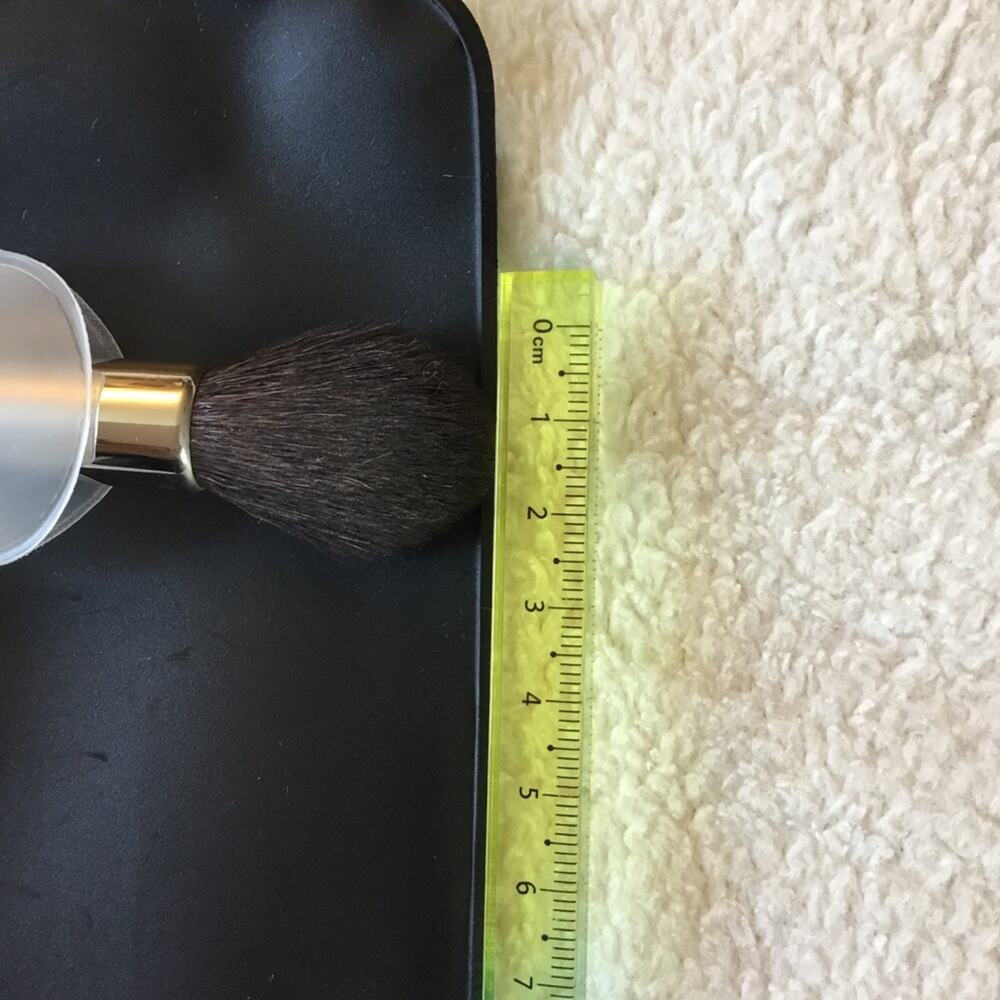 Trish McEvoy Clear Handle Blending Brush with Silver Ferrule - Picture 15 of 16
